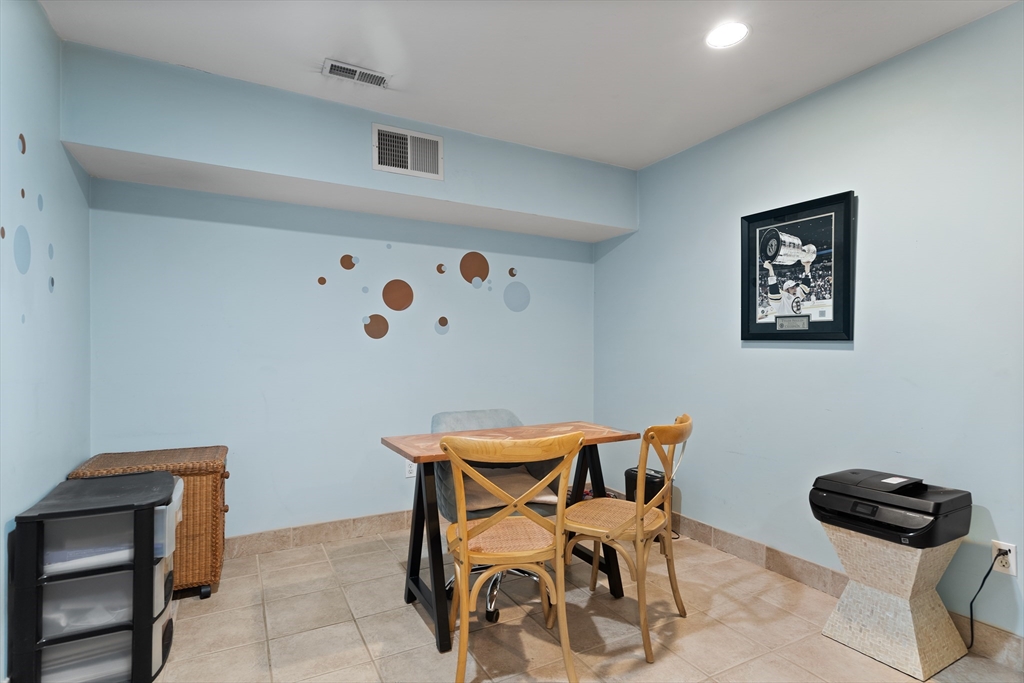 1867 Beacon St, Brookline