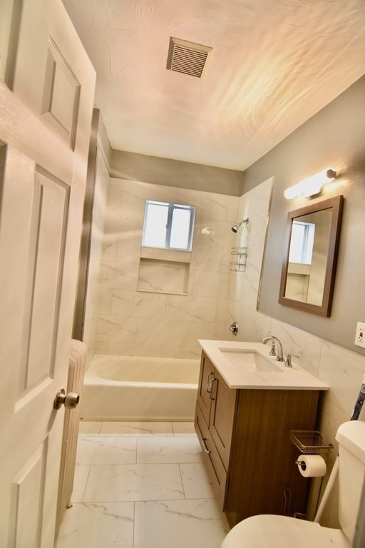 21 Treadway Rd, Dorchester