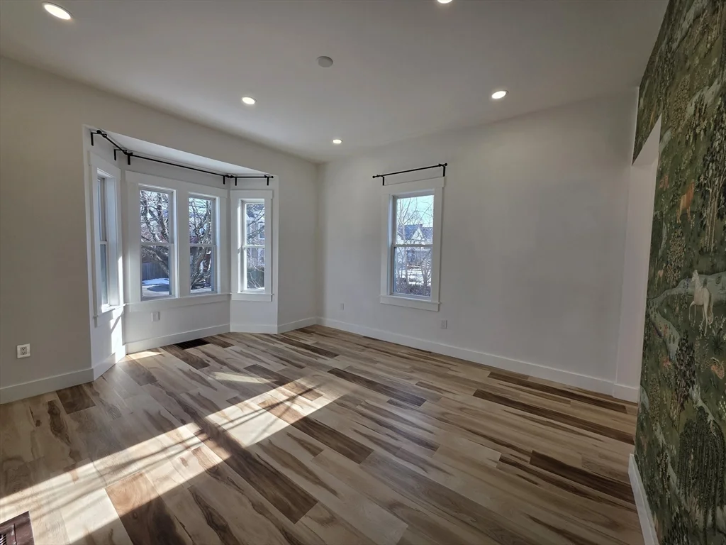 84 Dudley St, Medford