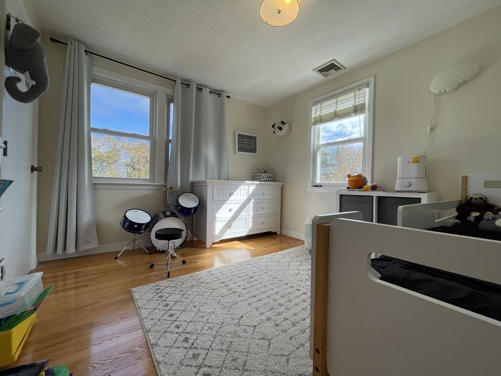 23 Clyde Ter, Arlington