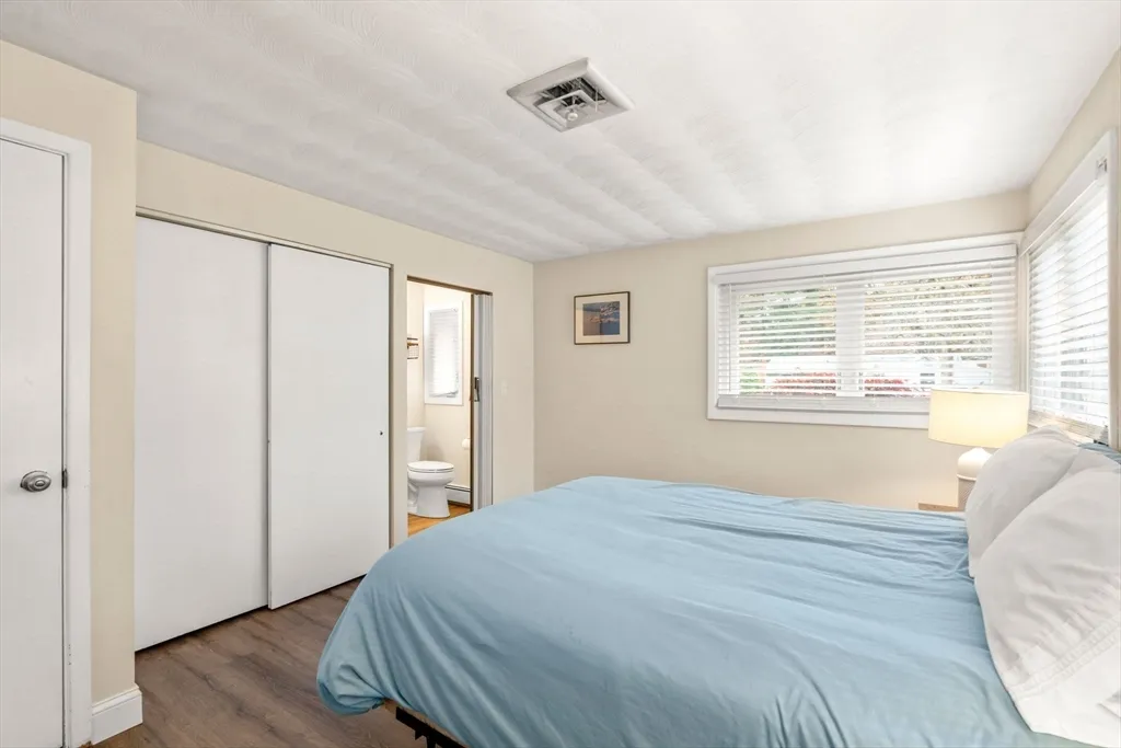 14 Corrine Dr, Framingham