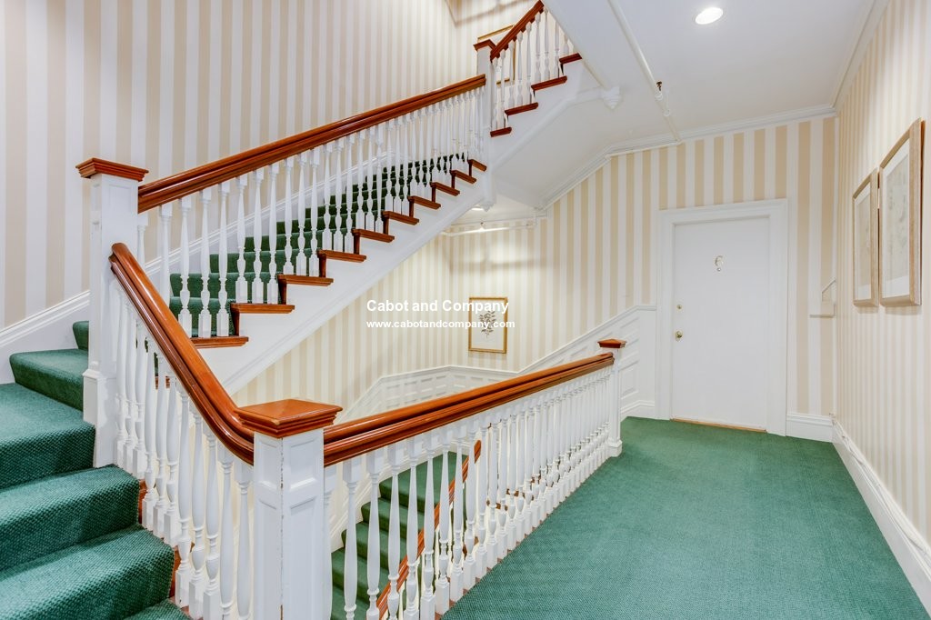 164 Beacon St, Back Bay