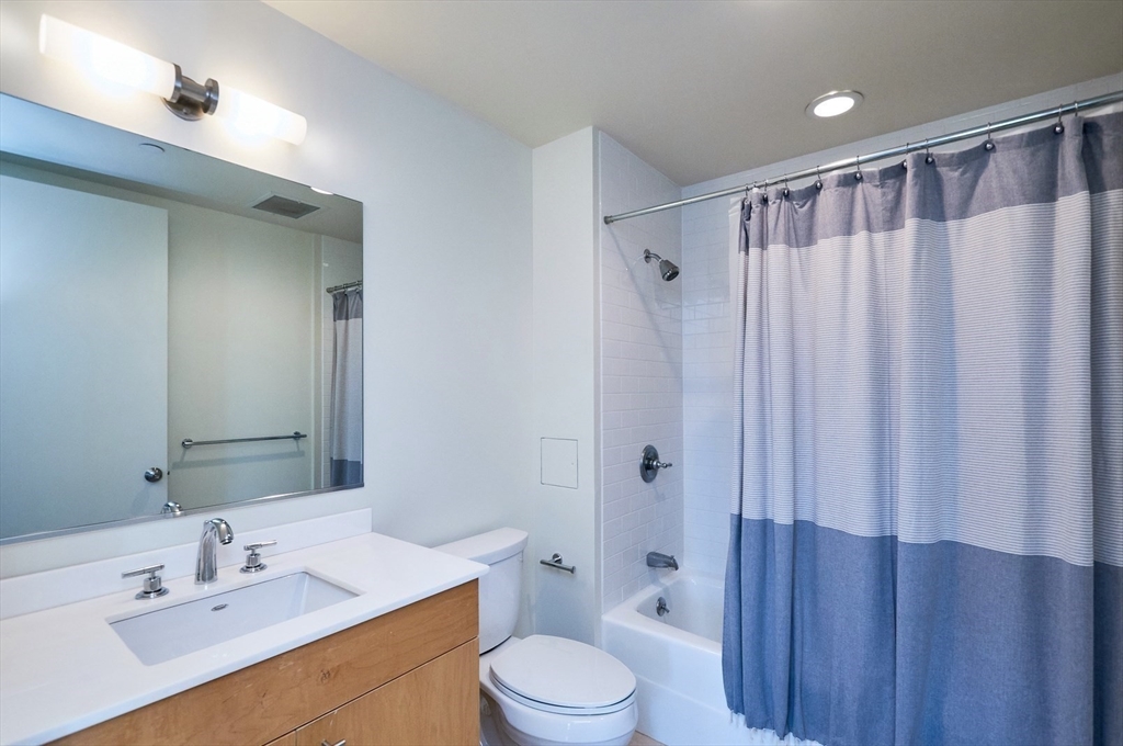 700 Harrison Ave, South End