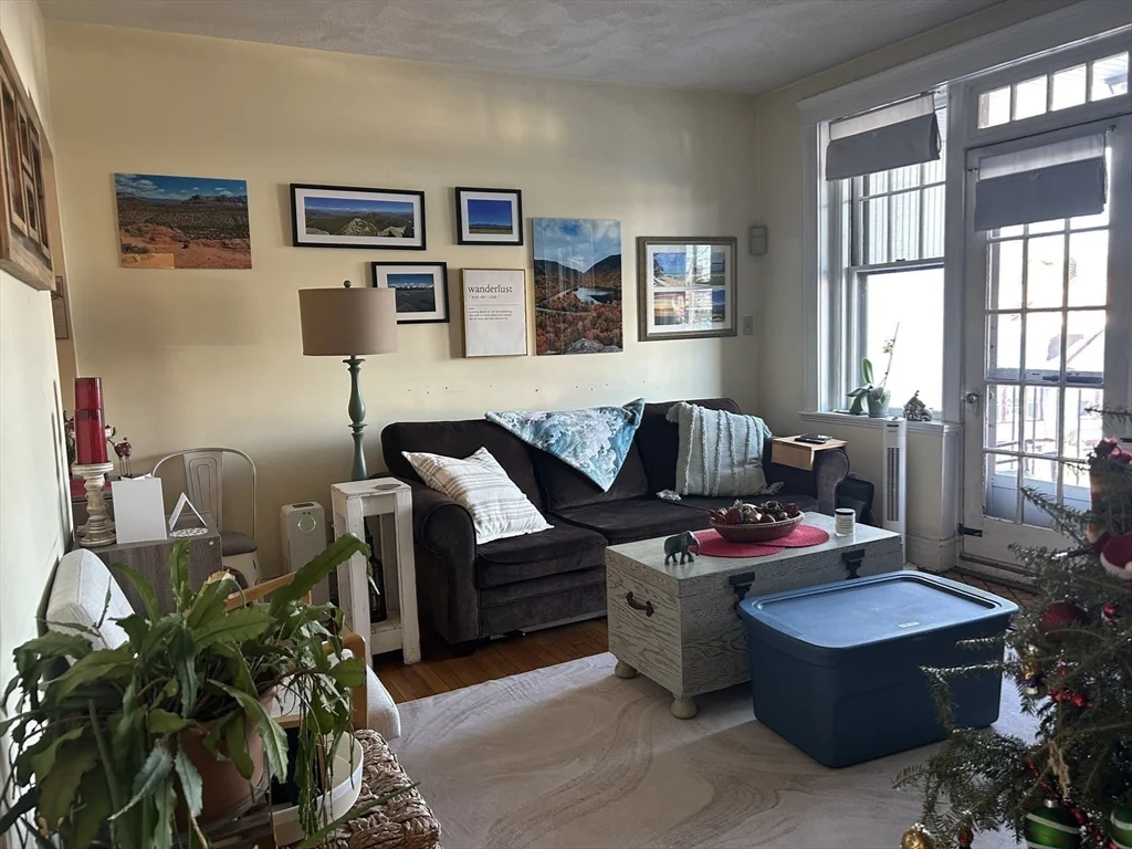 2039 Commonwealth Ave, Brighton