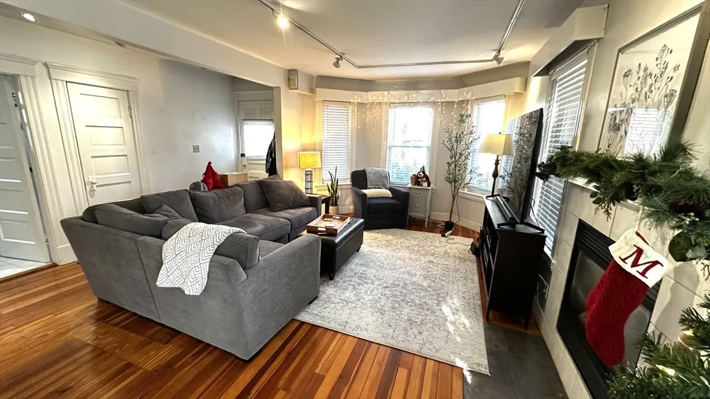 128 Garden, Neighborhood 9