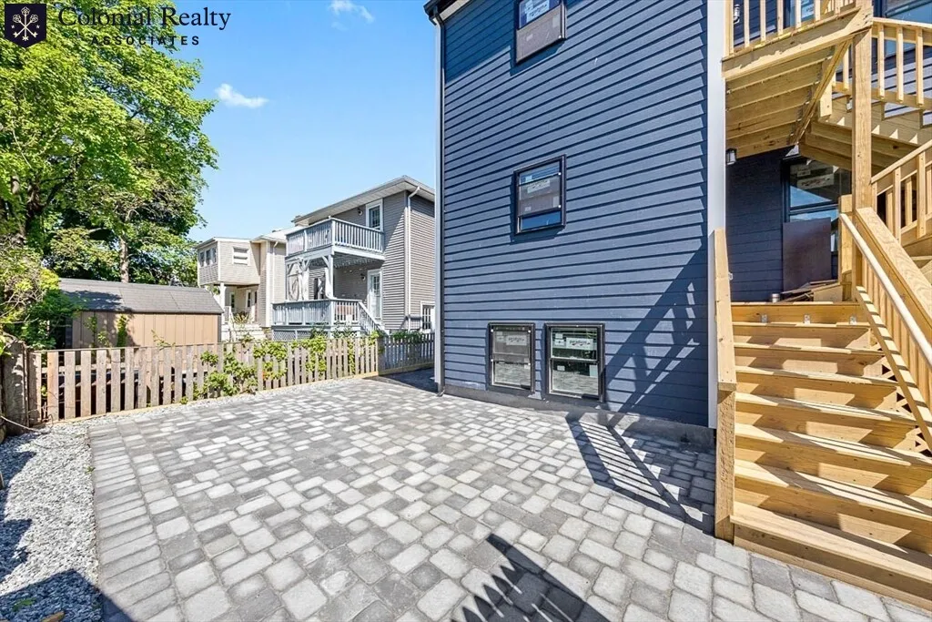 70 Stanley Ave, South Medford