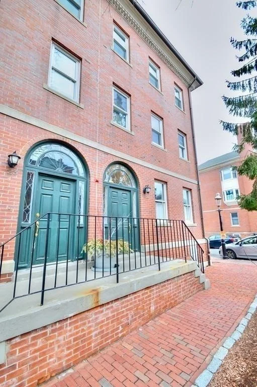 21 Main, Charlestown