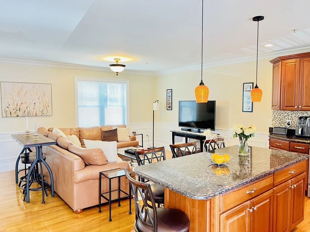 75 Brackett St, Quincy