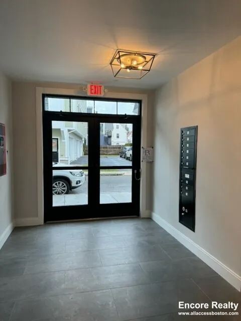 157 Everett St, Allston