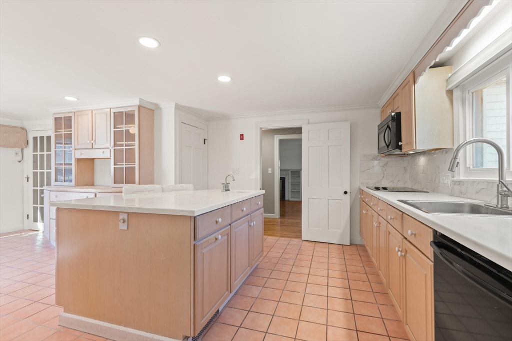 177 Main St, Wayland