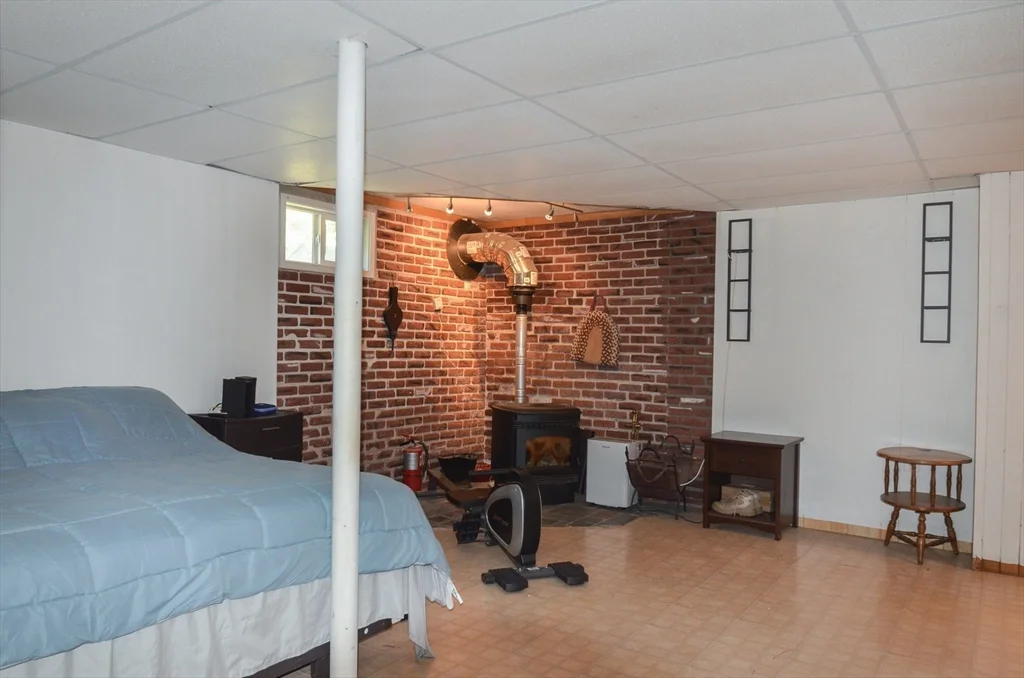 52 Stockton St, Boylston