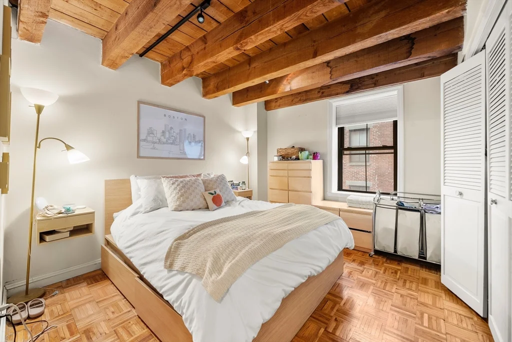 120 Commercial St, Waterfront