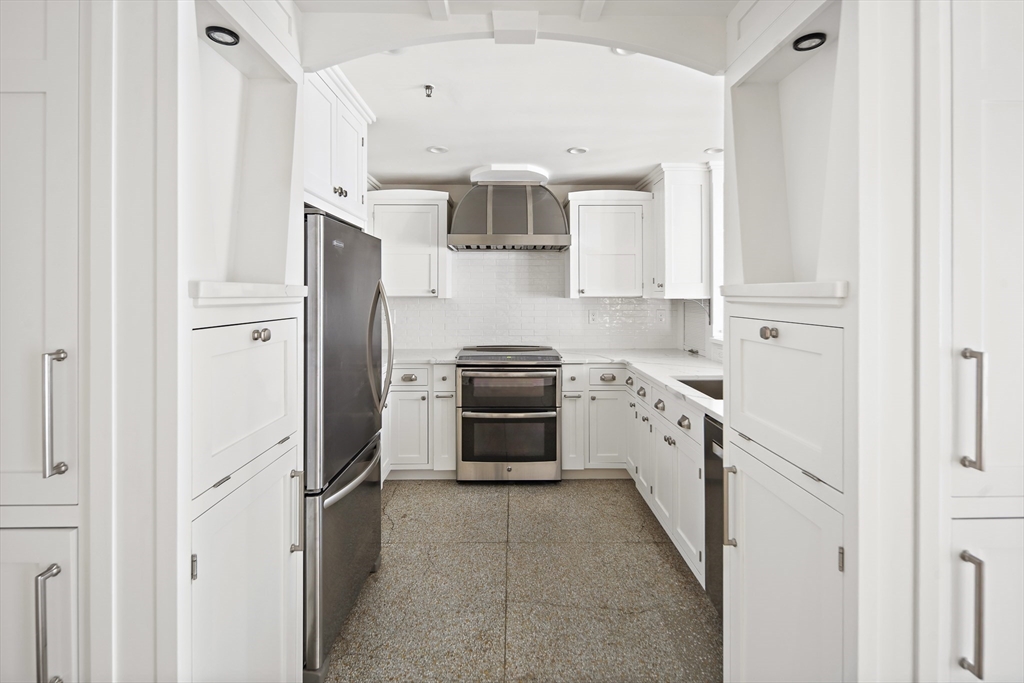 4 Charlesgate E, Back Bay