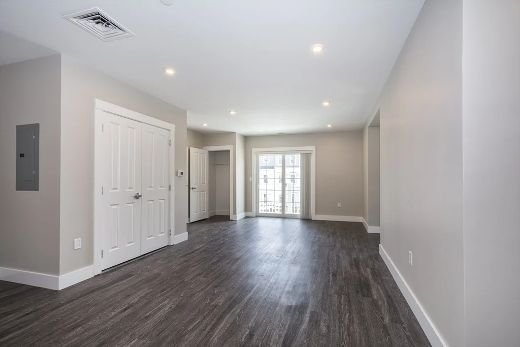 50 Country Way, Scituate