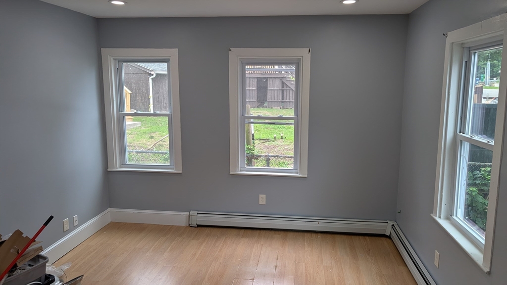 80 Linfield St, Holbrook