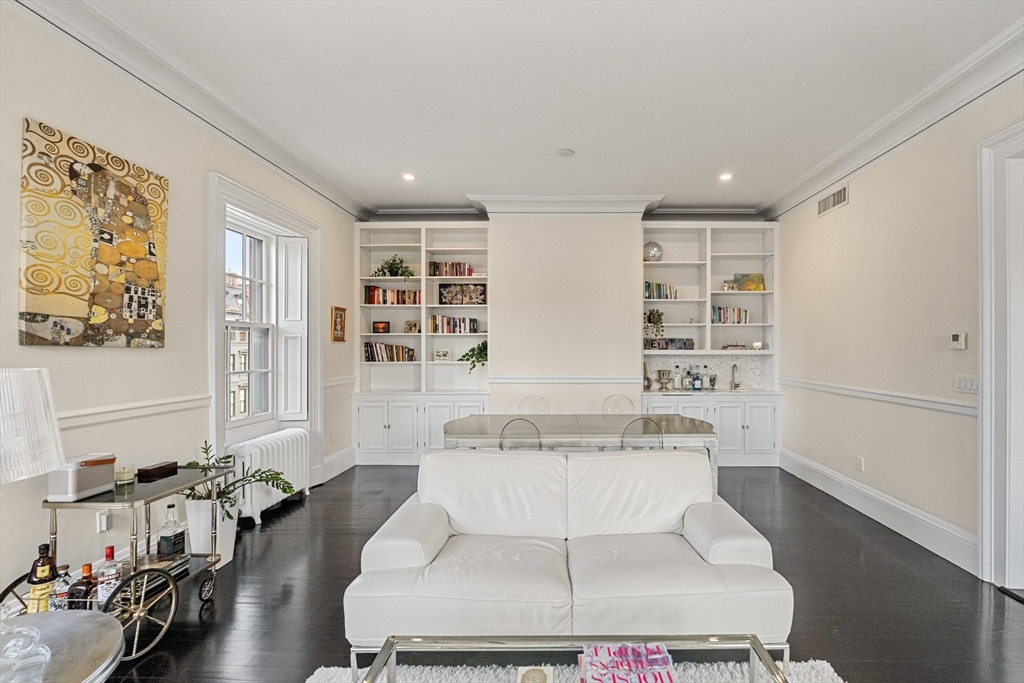 285 Clarendon St, Back Bay