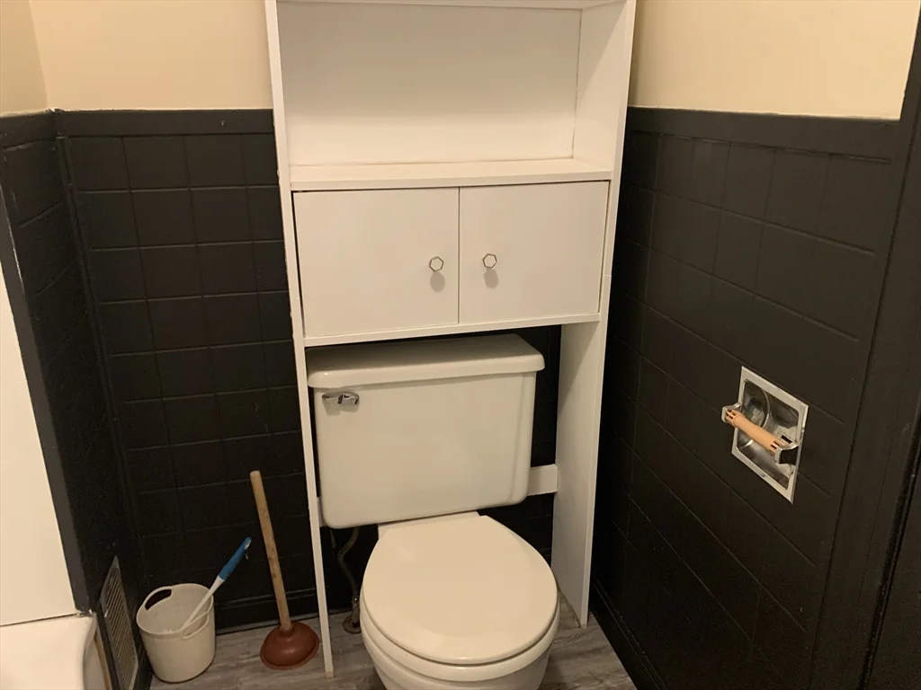 108 Elmwood, Swansea