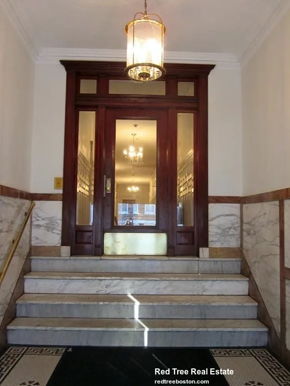 31 Queensberry St, Fenway