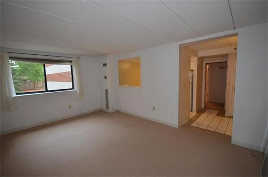 1933 Commonwealth Ave, Brighton