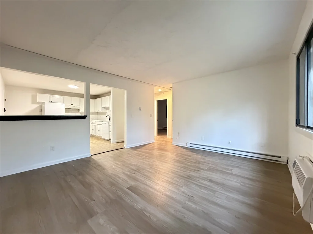 18 Pierce St, Foxboro