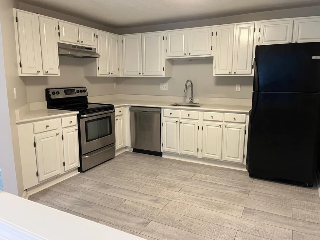 8 Ledgewood Way, Peabody