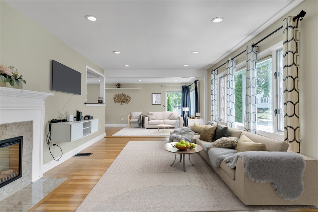 239 Hawthorne St, Malden