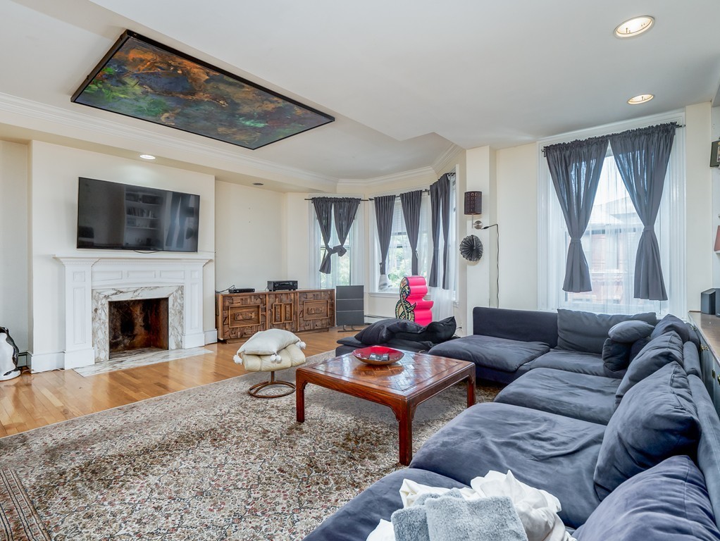 30 Gloucester St, Back Bay