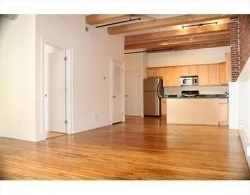 61 Market St, Lowell