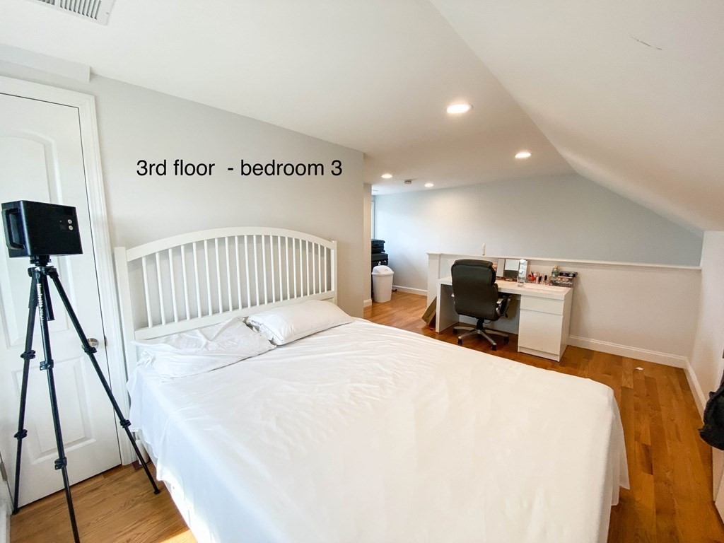 28 Woodruff Ave, Medford