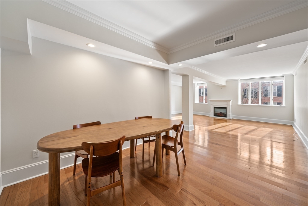 27 Chestnut St, Beacon Hill