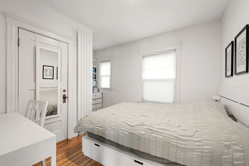 10 Bowdoin St, Neighborhood Nine