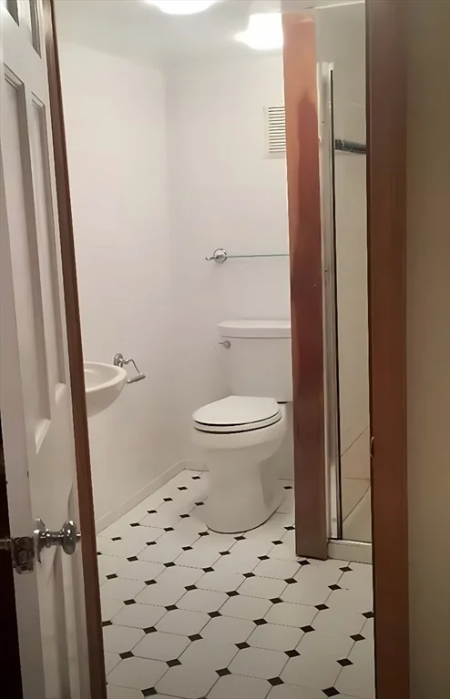 20 Trinity Ter, Newton Center