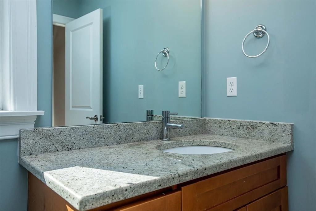 8 Summer Hill Circle, Arlington