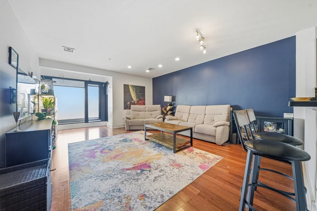 533 Cambridge St, Allston