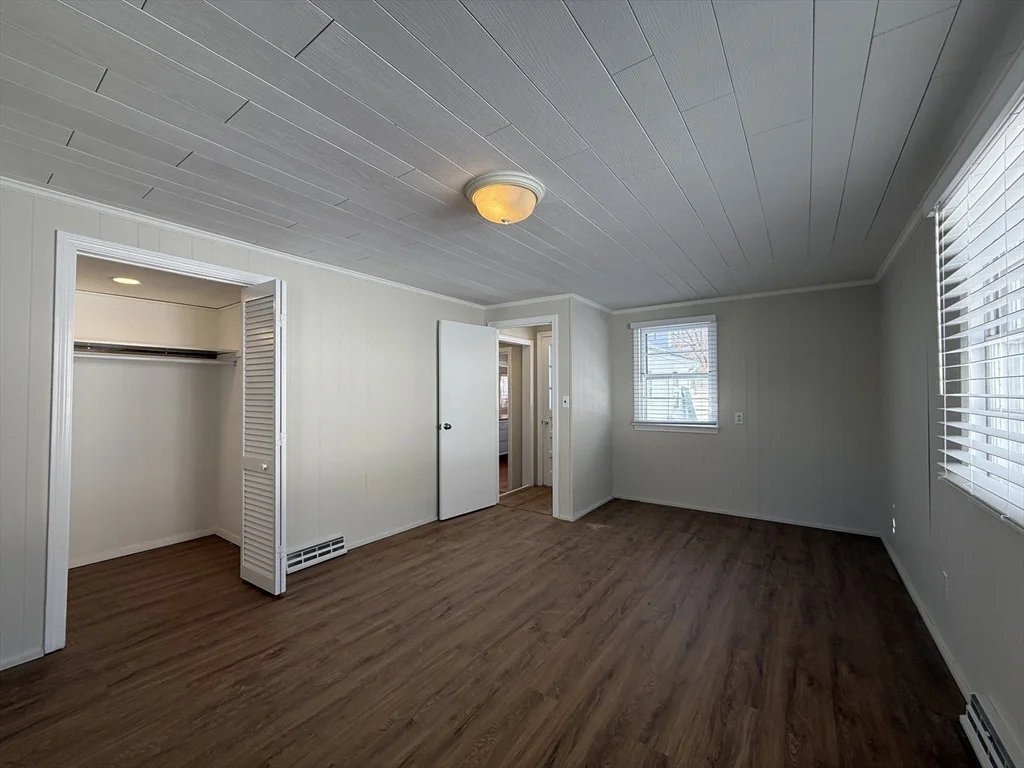 2 Cochituate Rd, Priscilla Beach