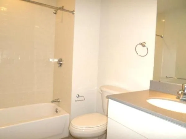 601 Albany St, South End