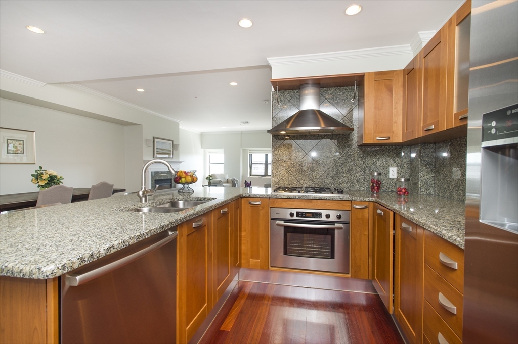 440 Commercial St, Waterfront