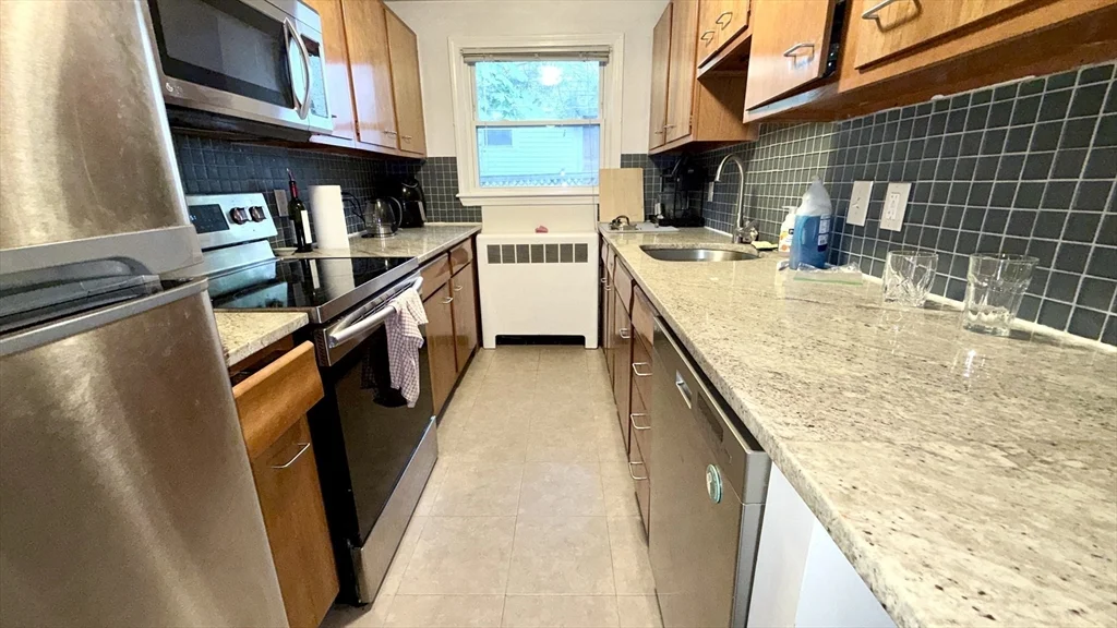 8 Kenwood St, Cambridgeport