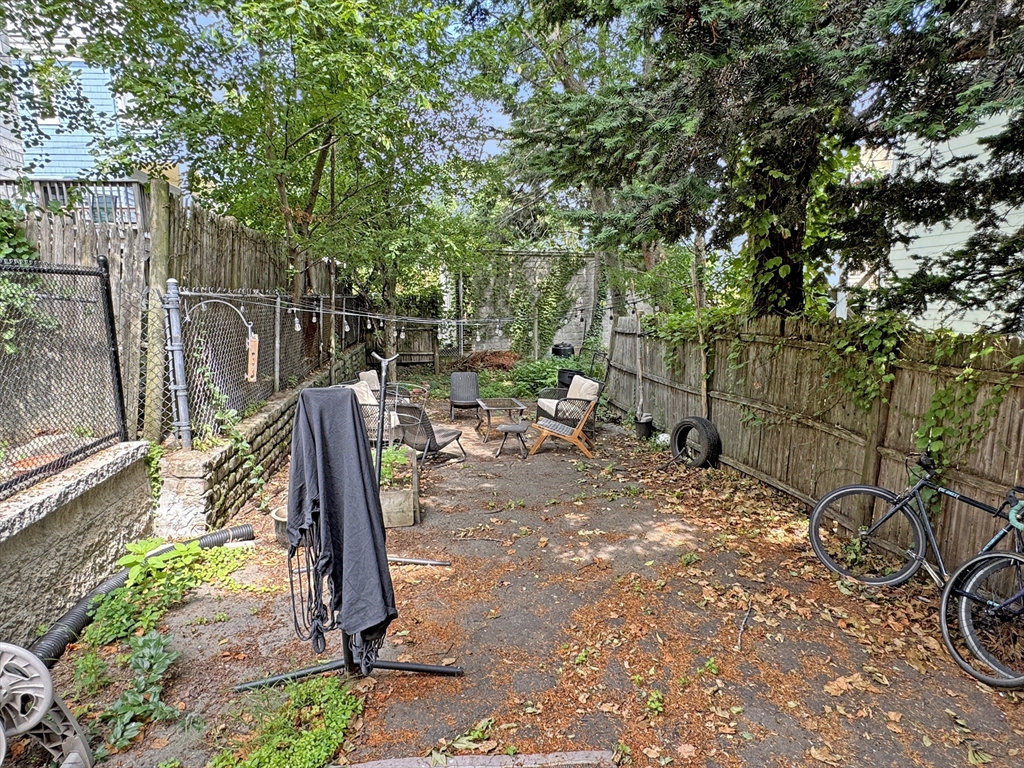 7 Albion Ter, Magoun Square