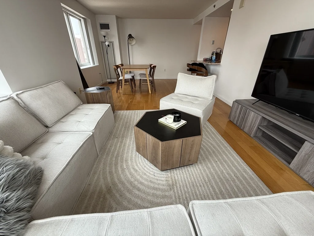 8 Museum Way, East Cambridge