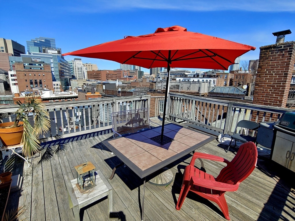 61 West Cedar St, Beacon Hill