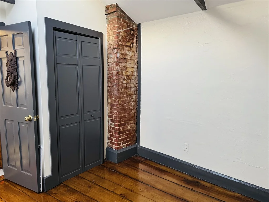 125 Essex St, Salem
