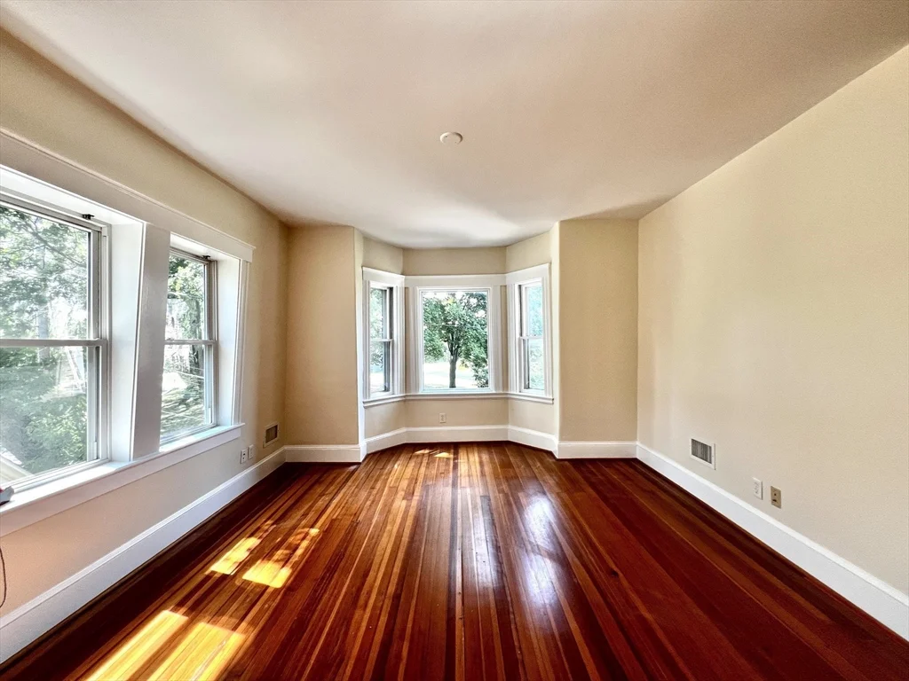 1 Fort Avenue Ter, Roxbury