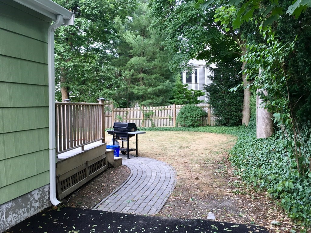 20 Donnell St, Neighborhood 9