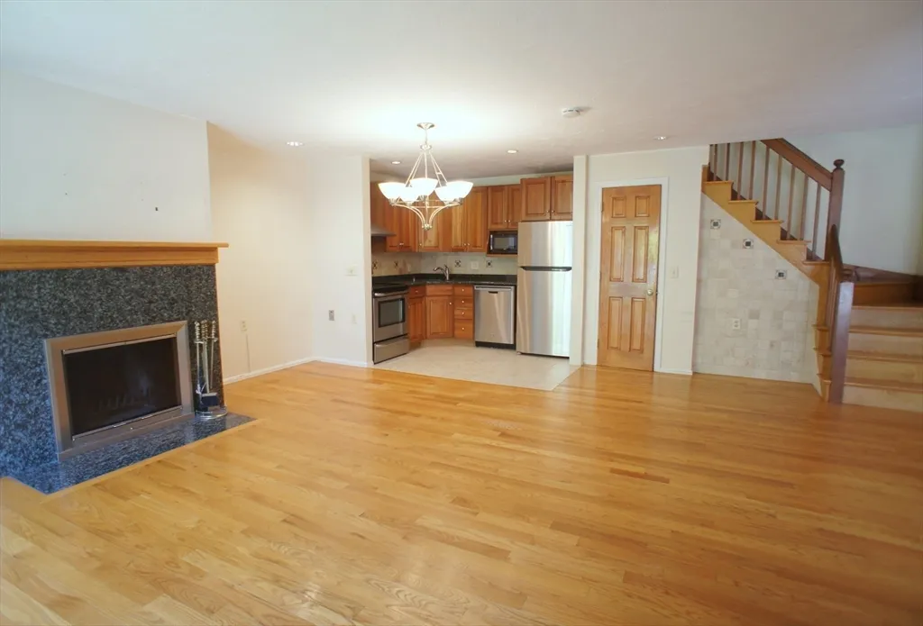 152 Quincy Shore Dr, Quincy