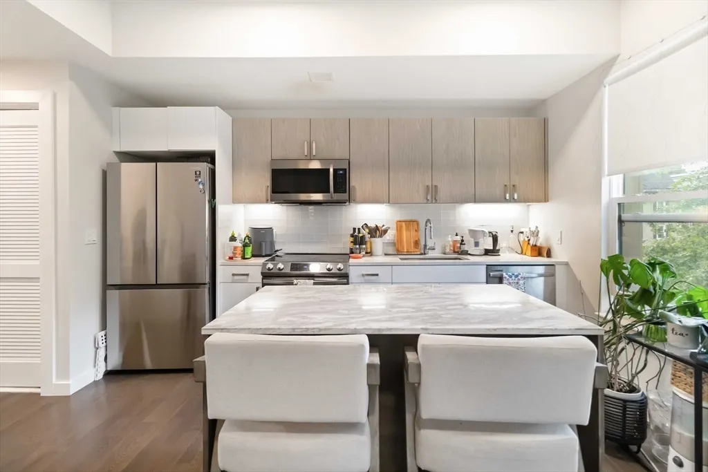 90 Antwerp St, Allston