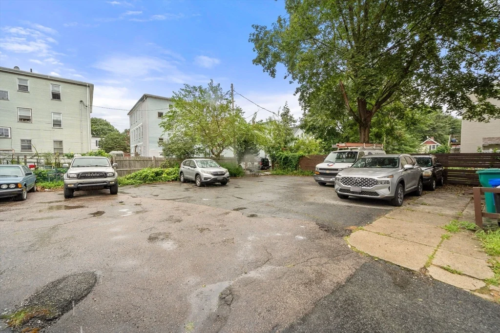 10 Holman St, Attleboro