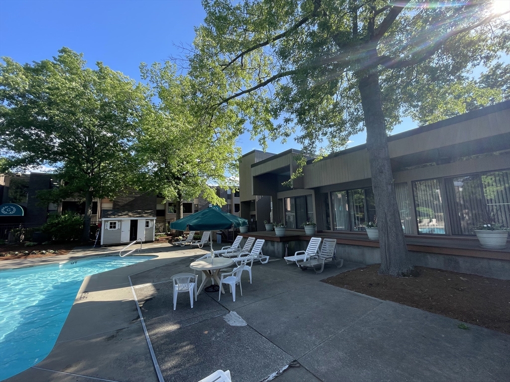 2 Shrewsbury Green Dr, Shrewsbury