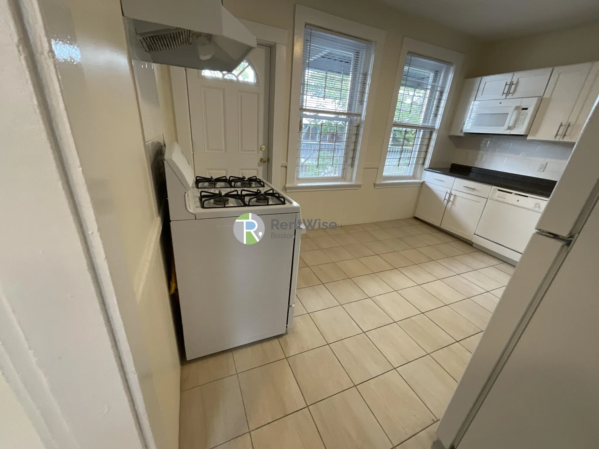 6 Barrows St, Allston