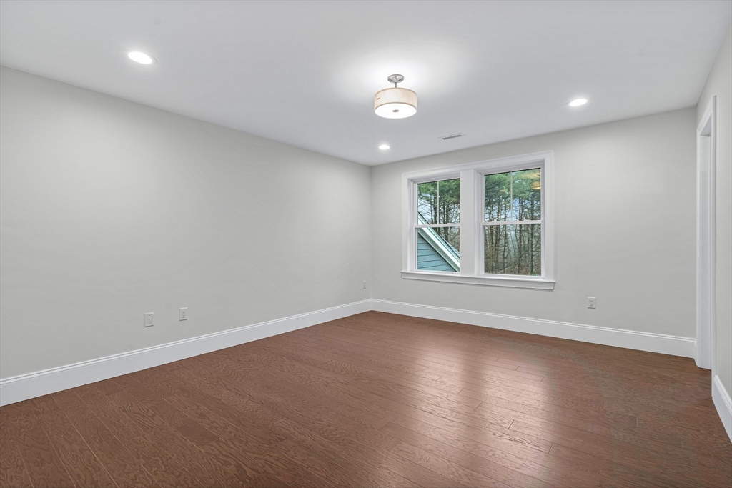 15 Lily Pond Ln, Lexington